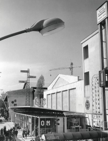 Fiera di Milano - Campionaria 1956 - Tettoia espositiva della Officine Meccaniche OM