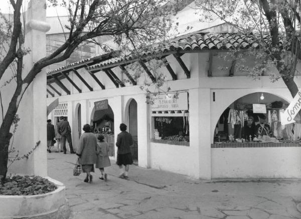 Fiera di Milano - Campionaria 1956 - Artigianato orientale