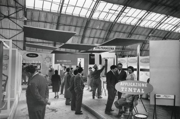 Fiera di Milano - Campionaria 1956 - Padiglione dei colori e vernici - Interno