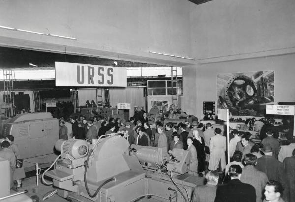 Fiera di Milano - Campionaria 1956 - Mostra delle macchine industriali costruite in Unione Sovietica