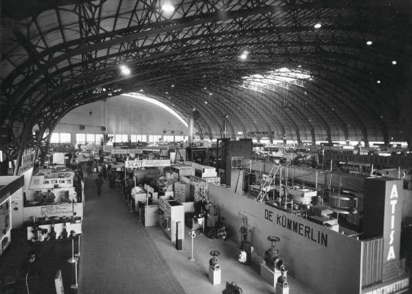 Fiera di Milano - Campionaria 1956 - Padiglione della meccanica - Interno - Veduta panoramica