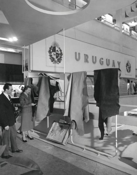 Fiera di Milano - Campionaria 1956 - Palazzo delle nazioni - Mostra ufficiale dell'Uruguay