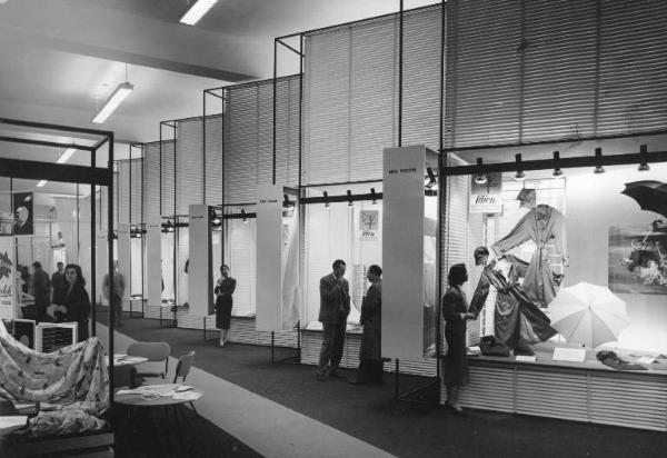 Fiera di Milano - Campionaria 1956 - Padiglione dei tessili e dell'abbigliamento - Interno - Stand Snia Viscosa