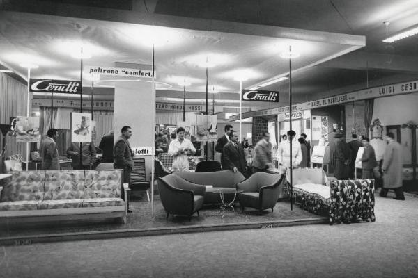 Fiera di Milano - Campionaria 1956 - Padiglione del mobilio e dell'arredamento - Interno - Stand Cerutti