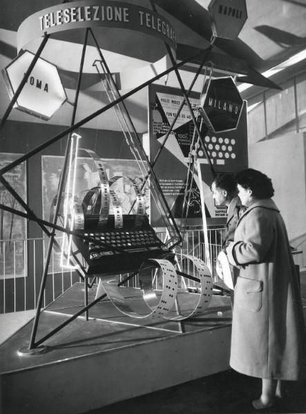 Fiera di Milano - Campionaria 1956 - Padiglione delle PTT (Poste e Telecomunicazioni Italiane) - Interno