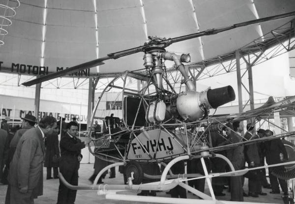 Fiera di Milano - Campionaria 1956 - Padiglione della Fiat - Interno - Sezione aeronautica