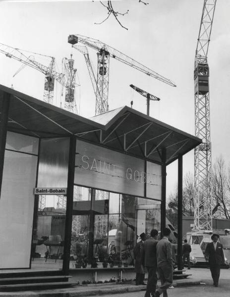 Fiera di Milano - Campionaria 1956 - Padiglione della Saint Gobain - Veduta esterna