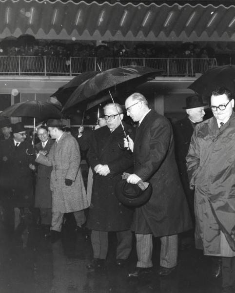 Fiera di Milano - Campionaria 1957 - Visita del presidente della Repubblica Giovanni Gronchi in occasione della inaugurazione