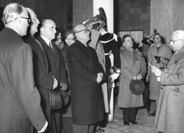 Fiera di Milano - Campionaria 1957 - Visita del presidente della Repubblica Giovanni Gronchi in occasione della inaugurazione