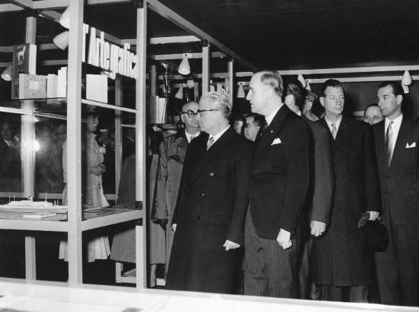 Fiera di Milano - Campionaria 1957 - Visita del presidente della Repubblica Giovanni Gronchi in occasione della inaugurazione