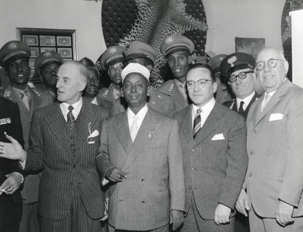 Fiera di Milano - Campionaria 1957 - Visita del ministro somalo degli affari economici Haji Farah Ali Omar in occasione della inaugurazione della mostra ufficiale della Somalia