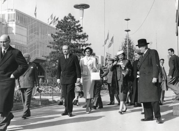 Fiera di Milano - Campionaria 1957 - Visita dei Principi del Liechtenstein Francesco Giuseppe II e Giorgina di Wilczek