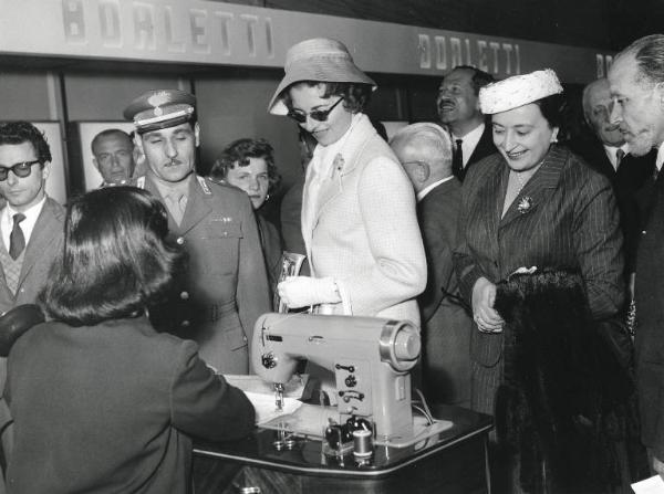 Fiera di Milano - Campionaria 1957 - Visita dei Principi del Liechtenstein Francesco Giuseppe II e Giorgina di Wilczek