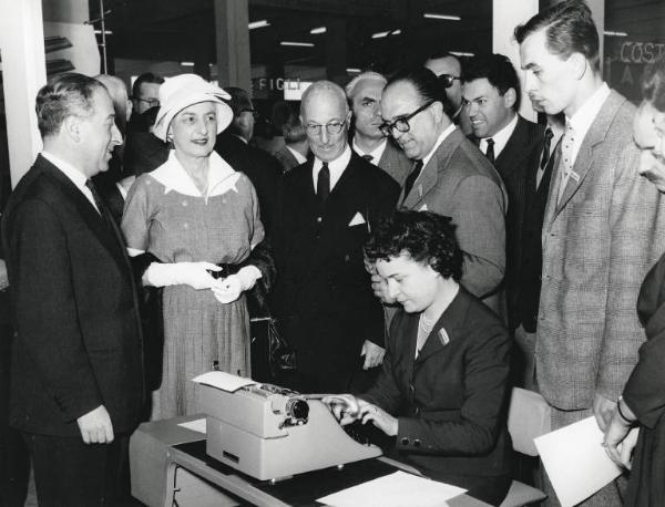 Fiera di Milano - Campionaria 1957 - Visita dell'ambasciatore degli Stati Uniti James Zellerbach