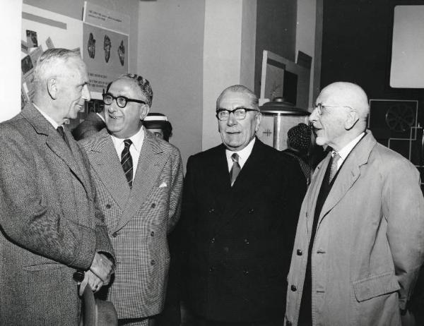 Fiera di Milano - Campionaria 1957 - Visita del sindaco di Milano Virgilio Ferrari