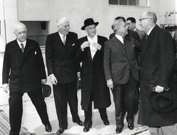 Fiera di Milano - Campionaria 1957 - Visita del Presidente del Consiglio Antonio Segni