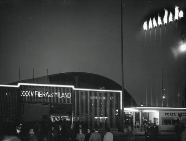 Fiera di Milano - Campionaria 1957 - Porta Meccanica - Entrata di via Spinola