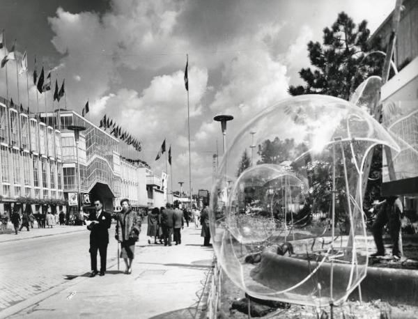 Fiera di Milano - Campionaria 1957 - Viale dell'industria - Palazzo delle nazioni