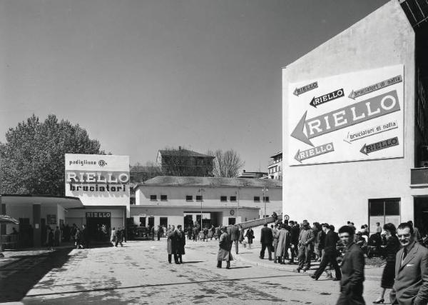 Fiera di Milano - Campionaria 1957 - Padiglione dei gas liquidi - Stand espositivo Bruciatori Riello