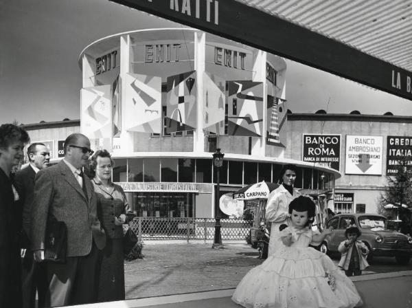 Fiera di Milano - Campionaria 1957 - Padiglione dell'ENIT (Ente nazionale industrie turistiche) - Veduta esterna