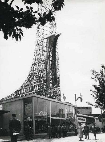 Fiera di Milano - Campionaria 1957 - Casa dell'ospite - Veduta esterna