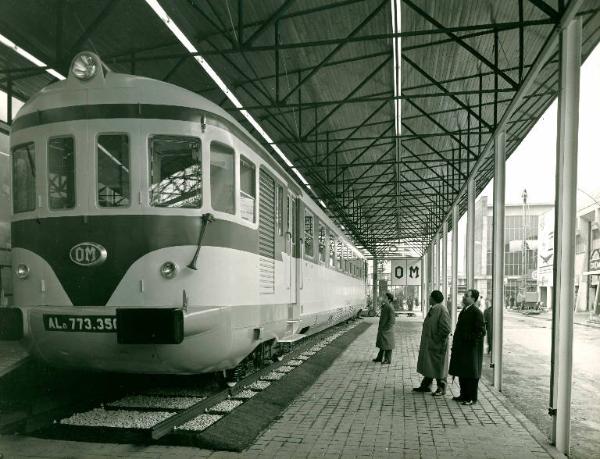 Fiera di Milano - Campionaria 1957 - Automotrice ALn 773 costruita dalla Officine Meccaniche OM