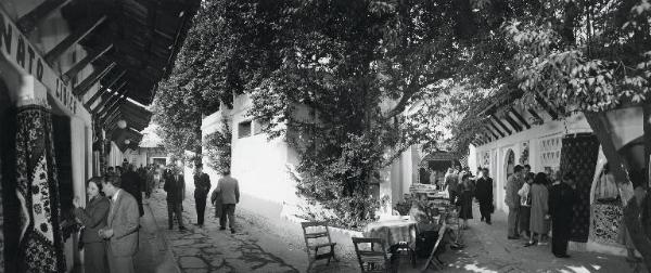 Fiera di Milano - Campionaria 1957 - Mostra dell'artigianato orientale - Veduta panoramica