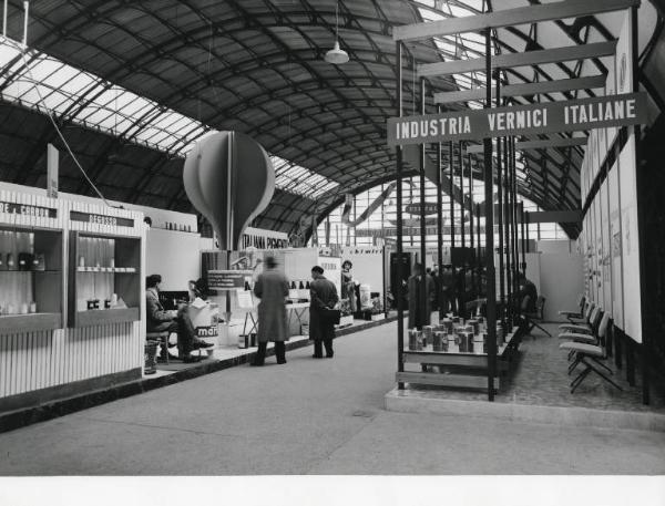 Fiera di Milano - Campionaria 1957 - Padiglione dei colori e vernici - Interno