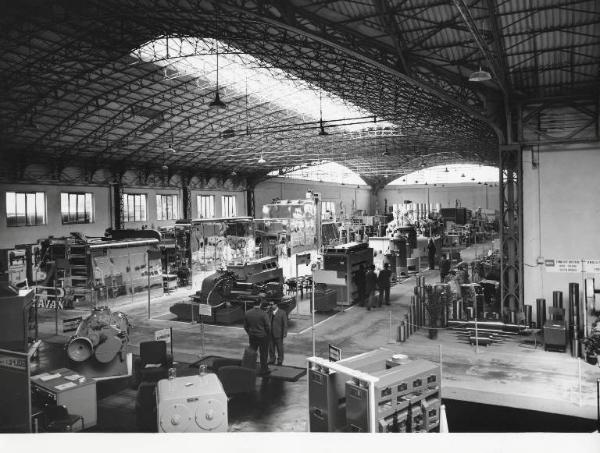 Fiera di Milano - Campionaria 1957 - Padiglione delle macchine per molini, panifici e pastifici - Interno