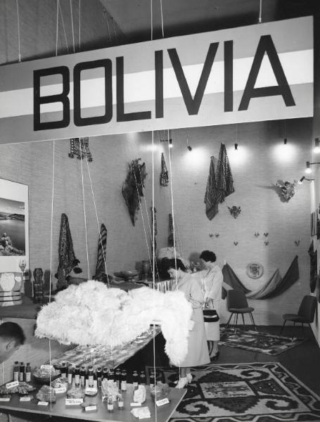 Fiera di Milano - Campionaria 1957 - Palazzo delle nazioni - Mostra ufficiale della Bolivia