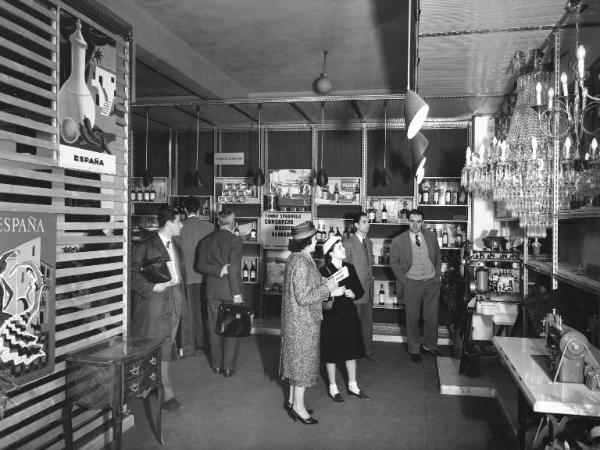 Fiera di Milano - Campionaria 1957 - Palazzo delle nazioni - Mostra ufficiale della Spagna