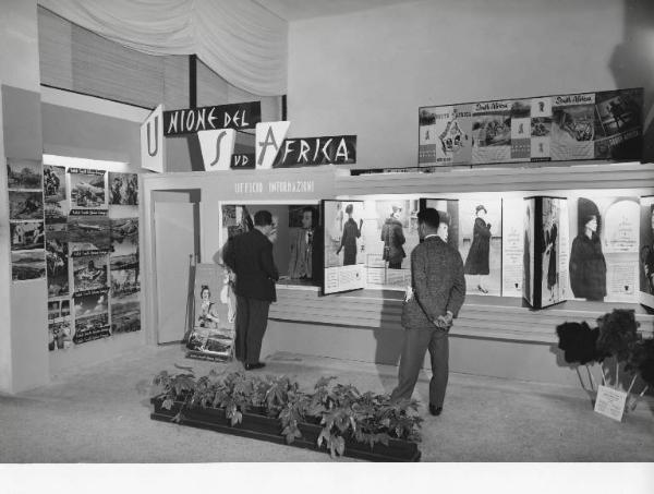 Fiera di Milano - Campionaria 1957 - Palazzo delle nazioni - Mostra ufficiale del Sud Africa