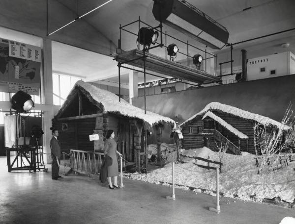 Fiera di Milano - Campionaria 1957 - Auditorio della RAI - VII Mostra internazionale della cinematografia al servizio della pubblicità, dell'industria e della tecnica