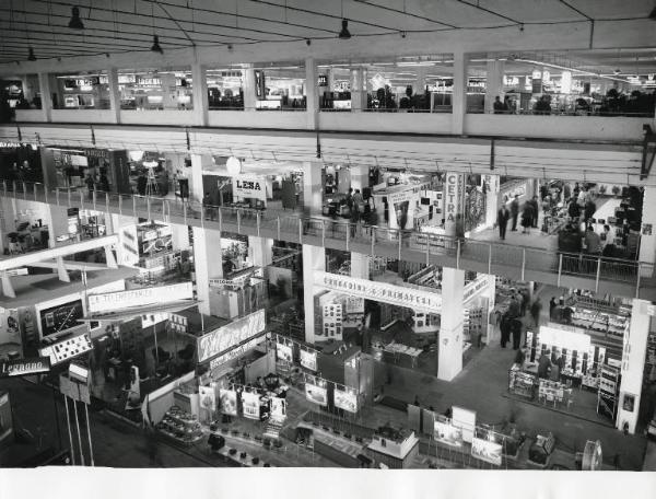 Fiera di Milano - Campionaria 1957 - Padiglione dell'elettrotecnica, elettromeccanica e telecomunicazioni - Interno