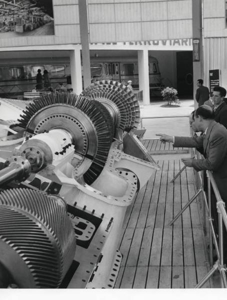 Fiera di Milano - Campionaria 1957 - Padiglione della Fiat - Interno