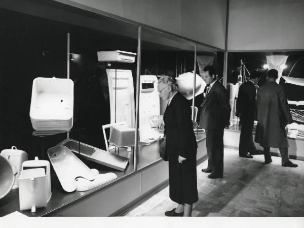 Fiera di Milano - Campionaria 1957 - Padiglione delle materie plastiche - Interno