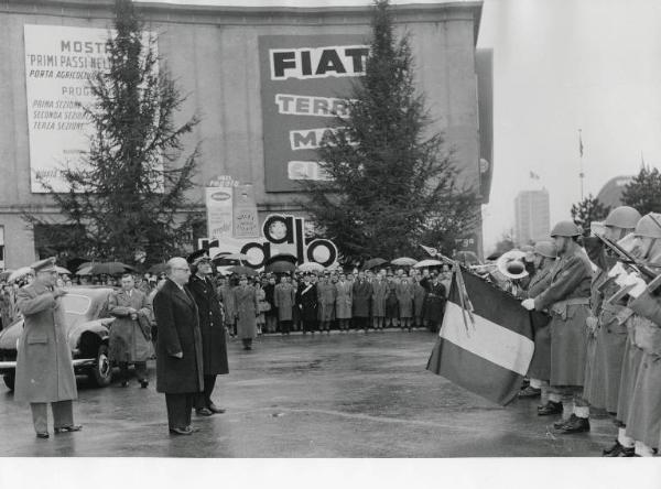 Fiera di Milano - Campionaria 1958 - Visita del presidente della Repubblica Giovanni Gronchi in occasione della inaugurazione