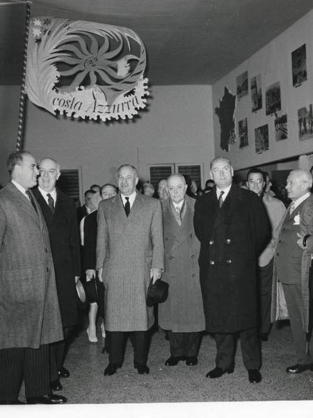 Fiera di Milano - Campionaria 1958 - Visita del ministro francese dei lavori pubblici, dei trasporti e del turismo Edouard Bonnefous