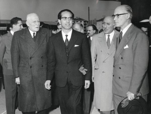 Fiera di Milano - Campionaria 1958 - Visita del ministro dell'agricoltura Emilio Colombo in occasione della inaugurazione di Porta Agricoltura