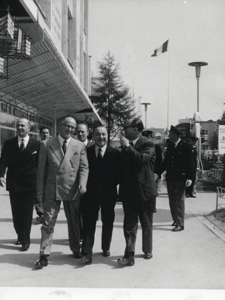 Fiera di Milano - Campionaria 1958 - Visita del presidenti di Confindustria Alighiero De Micheli