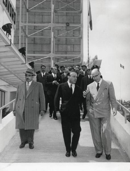 Fiera di Milano - Campionaria 1958 - Visita del presidenti di Confindustria Alighiero De Micheli