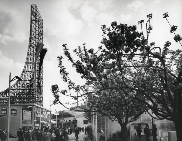 Fiera di Milano - Campionaria 1958 - Viale dell'agricoltura - Casa dell'ospite