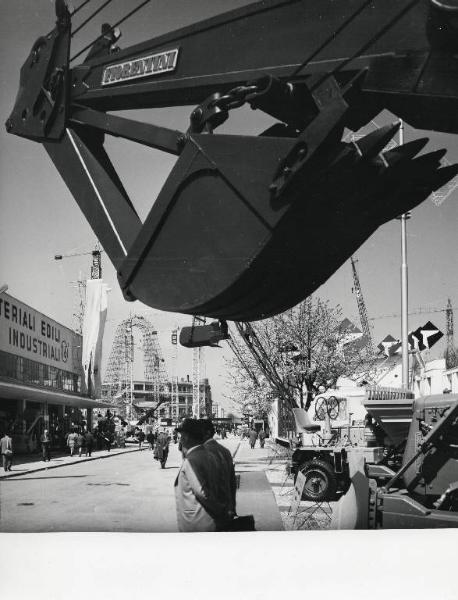 Fiera di Milano - Campionaria 1958 - Viale del lavoro - Settore dell'edilizia