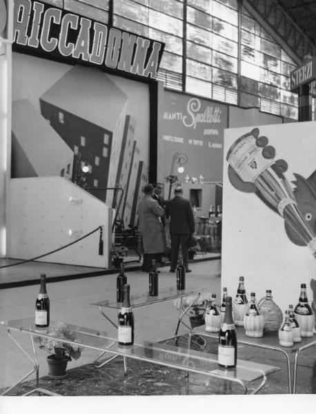 Fiera di Milano - Campionaria 1958 - Padiglione dei vini - Interno