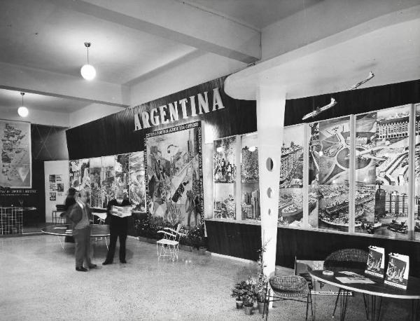 Fiera di Milano - Campionaria 1958 - Palazzo delle nazioni - Mostra ufficiale dell'Argentina