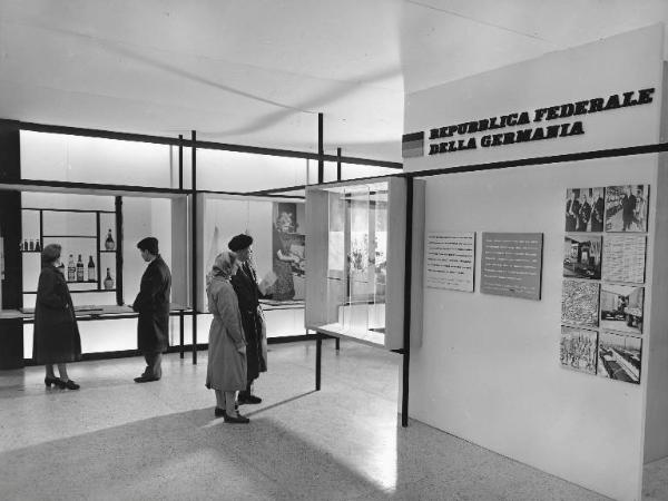 Fiera di Milano - Campionaria 1958 - Palazzo delle nazioni - Mostra ufficiale della Germania