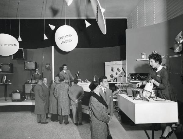 Fiera di Milano - Campionaria 1958 - Palazzo delle nazioni - Mostra ufficiale degli Stati Uniti d'America