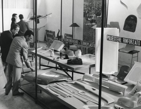 Fiera di Milano - Campionaria 1958 - Padiglione delle materie plastiche - Interno