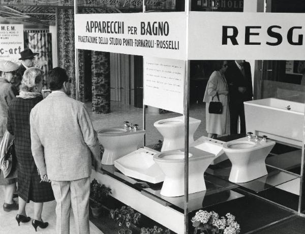 Fiera di Milano - Campionaria 1958 - Padiglione delle materie plastiche - Interno