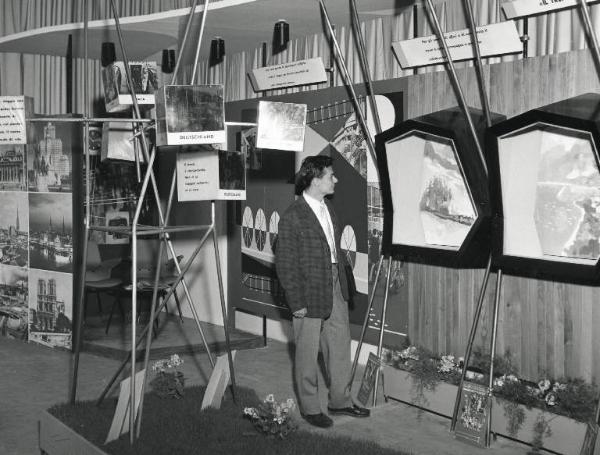 Fiera di Milano - Campionaria 1958 - Padiglione del turismo - Mostra delle Ferrovie Europee